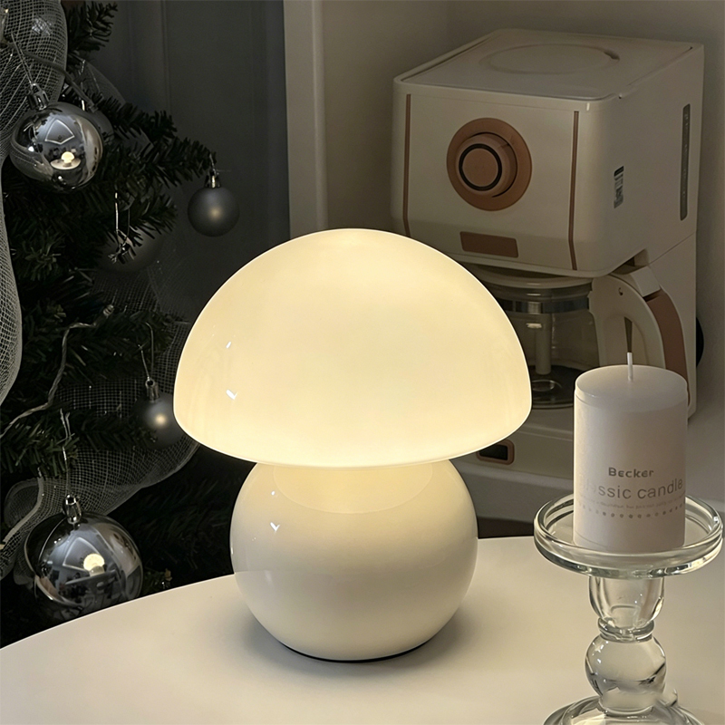 Ceramic bedside lamp with a simple ins style, a high-end mushroom girl table